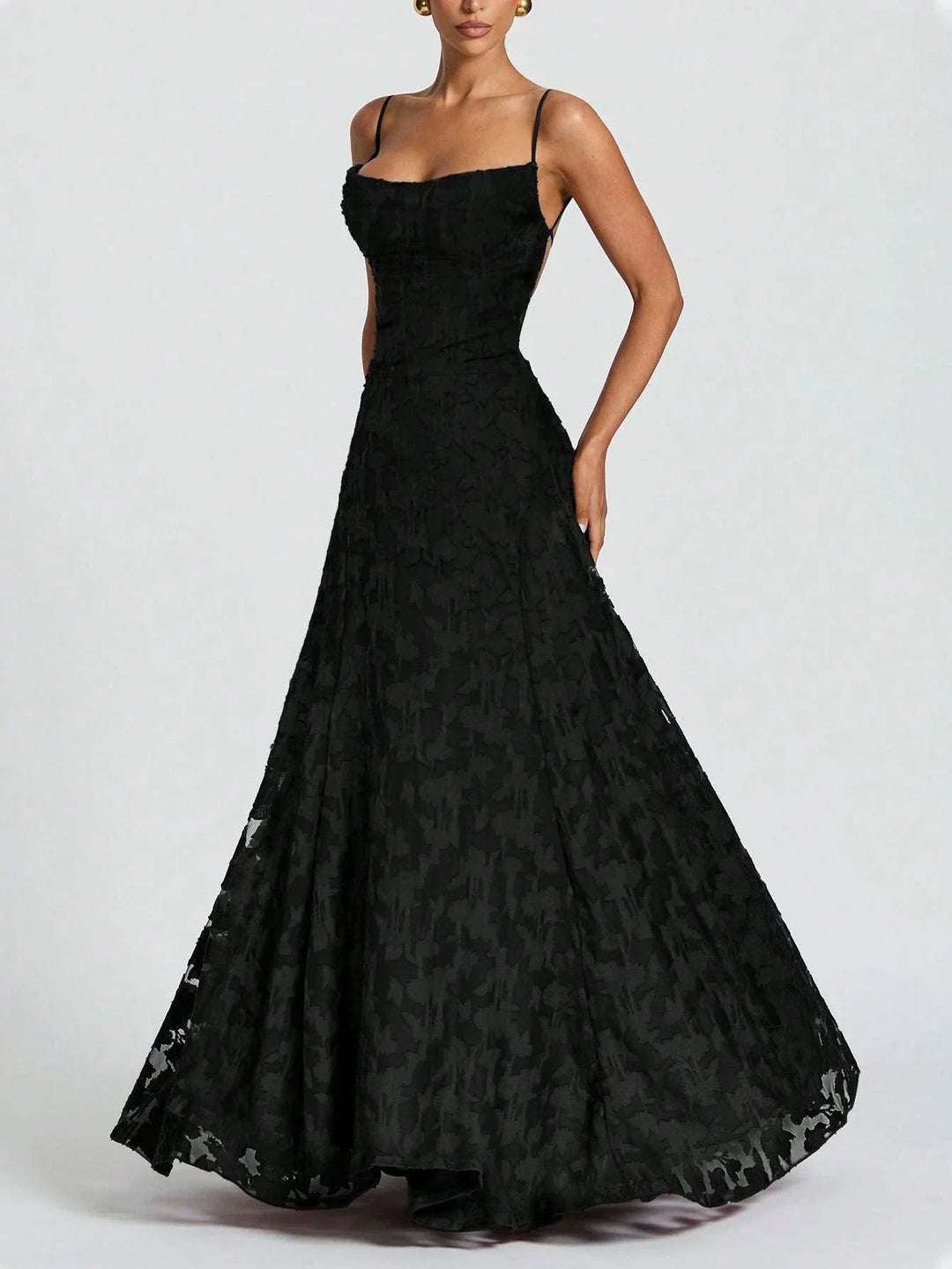 Nalevi - Robe longue en dentelle moulante