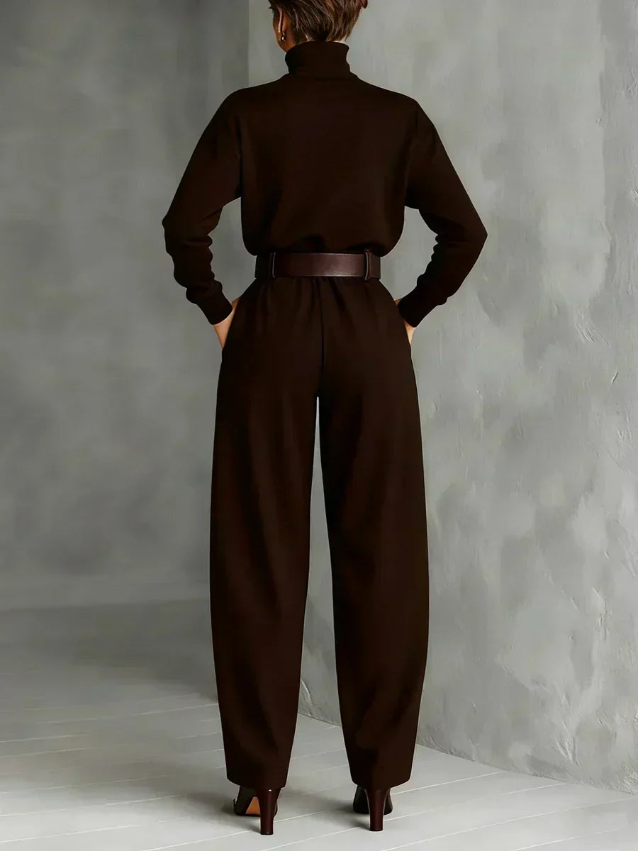 Avenya – Ensemble haut à col roulé ajusté et pantalon