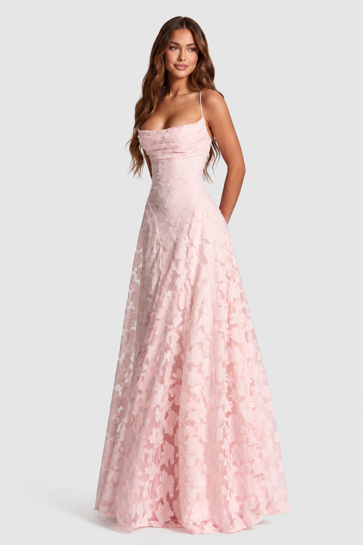 Nerila – robe en dentelle florale exquise