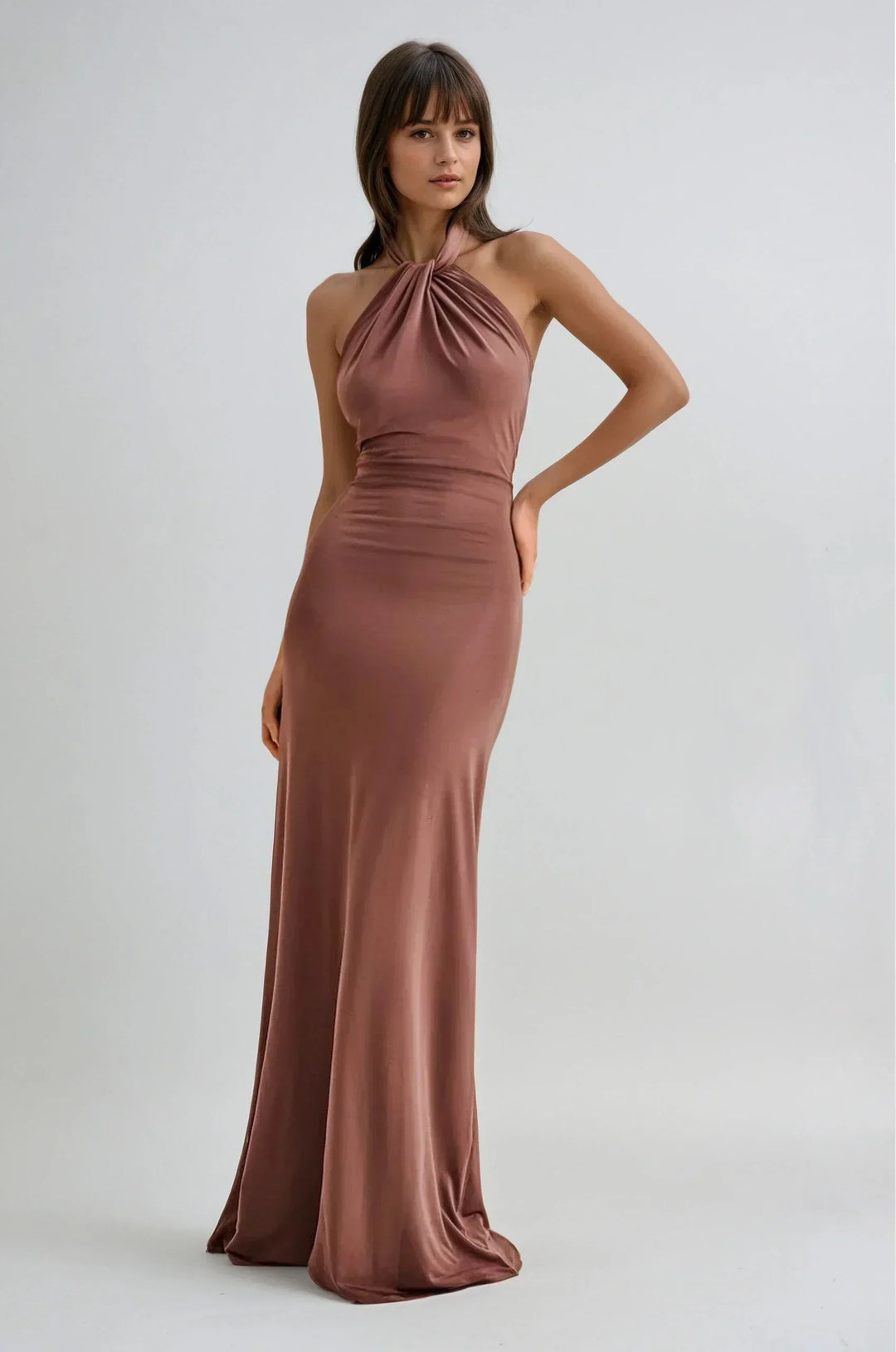 Sivela – robe longue à col américain