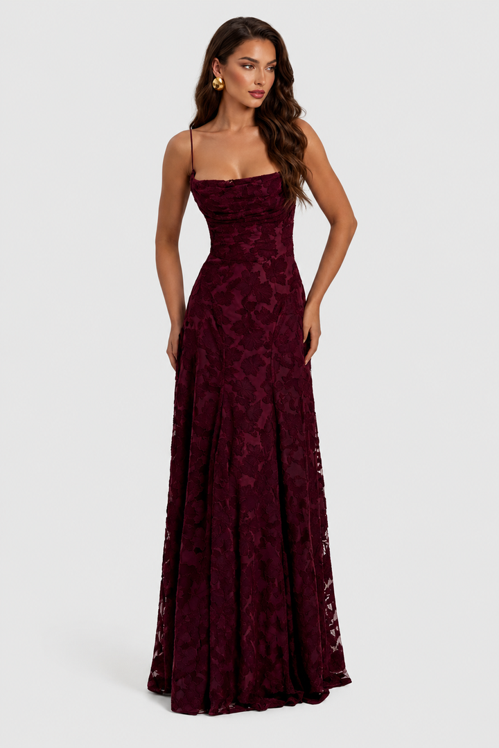 Nerila – robe en dentelle florale exquise