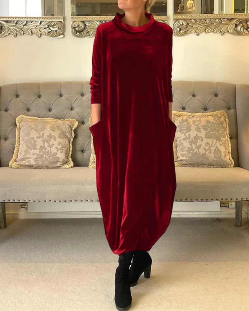 Avenya – Robe longue en velours à col montant