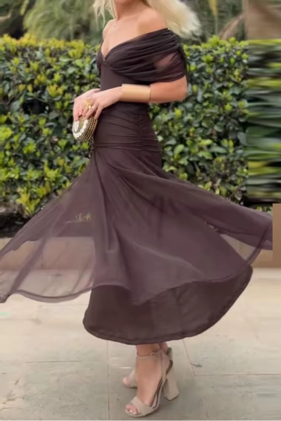 Veyla – Robe maxi à décolleté en V