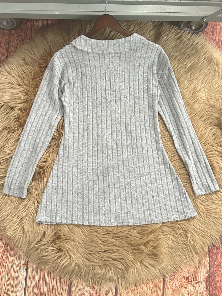 Novira – T-shirt en maille côtelée à col en V à revers