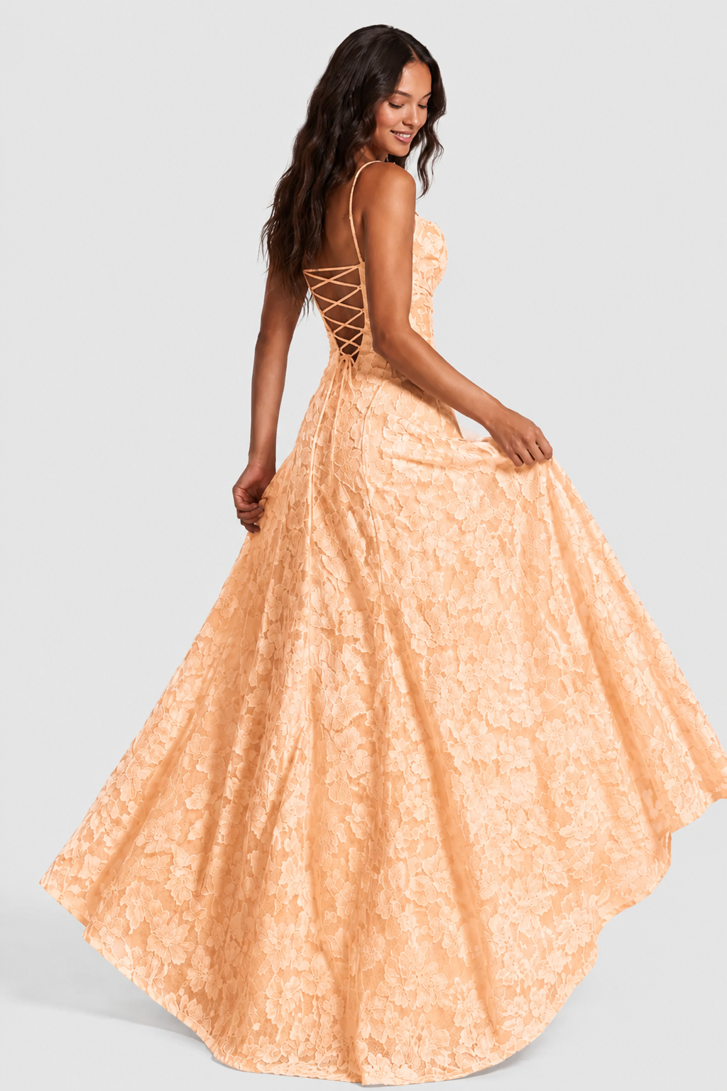 Nerila – robe en dentelle florale exquise