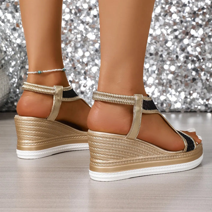 Selora – Bride réglable, talon compensé, sandales