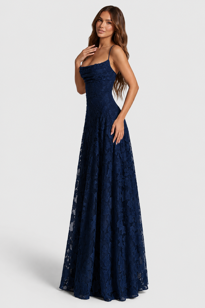 Nerila – robe en dentelle florale exquise