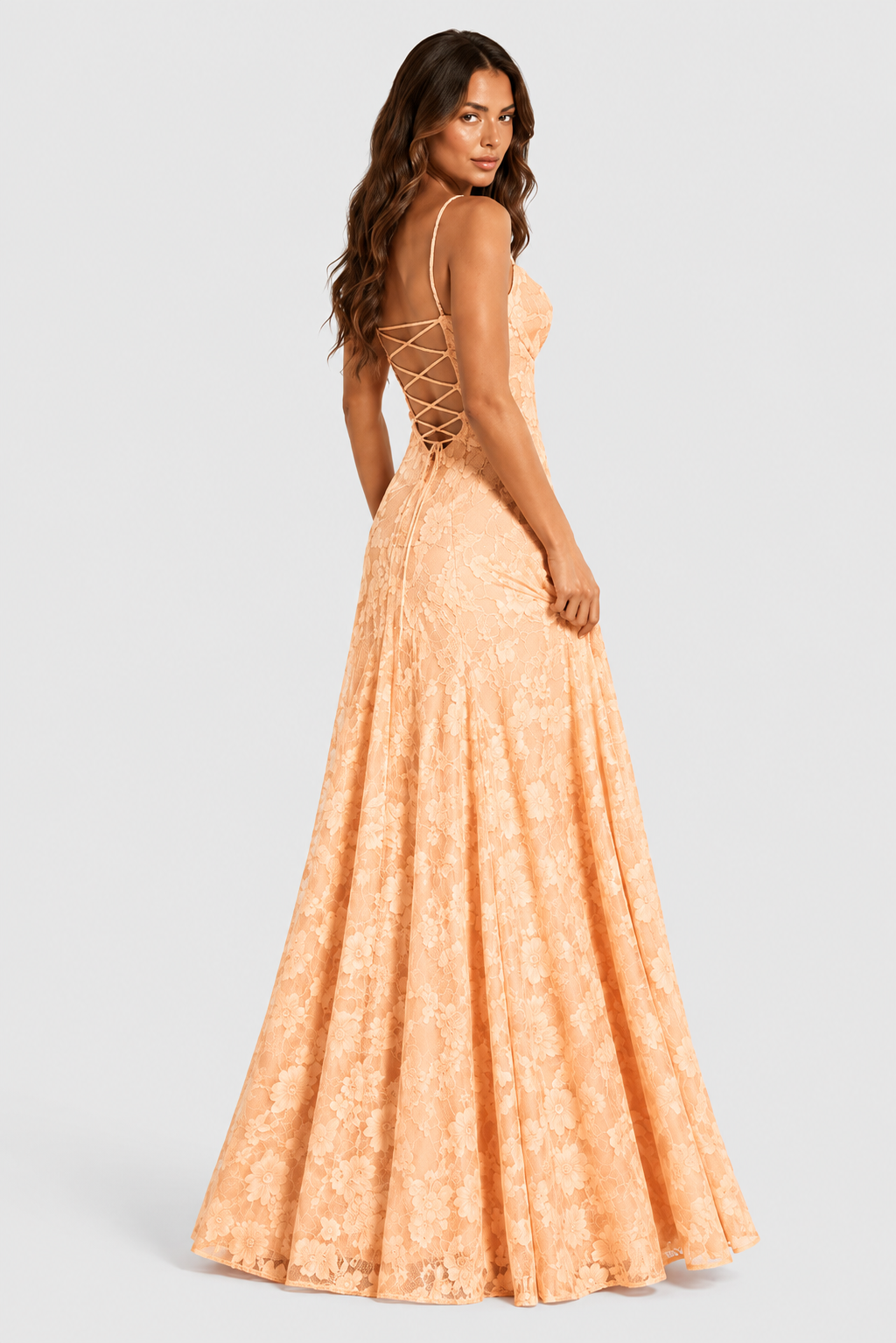 Nerila – robe en dentelle florale exquise