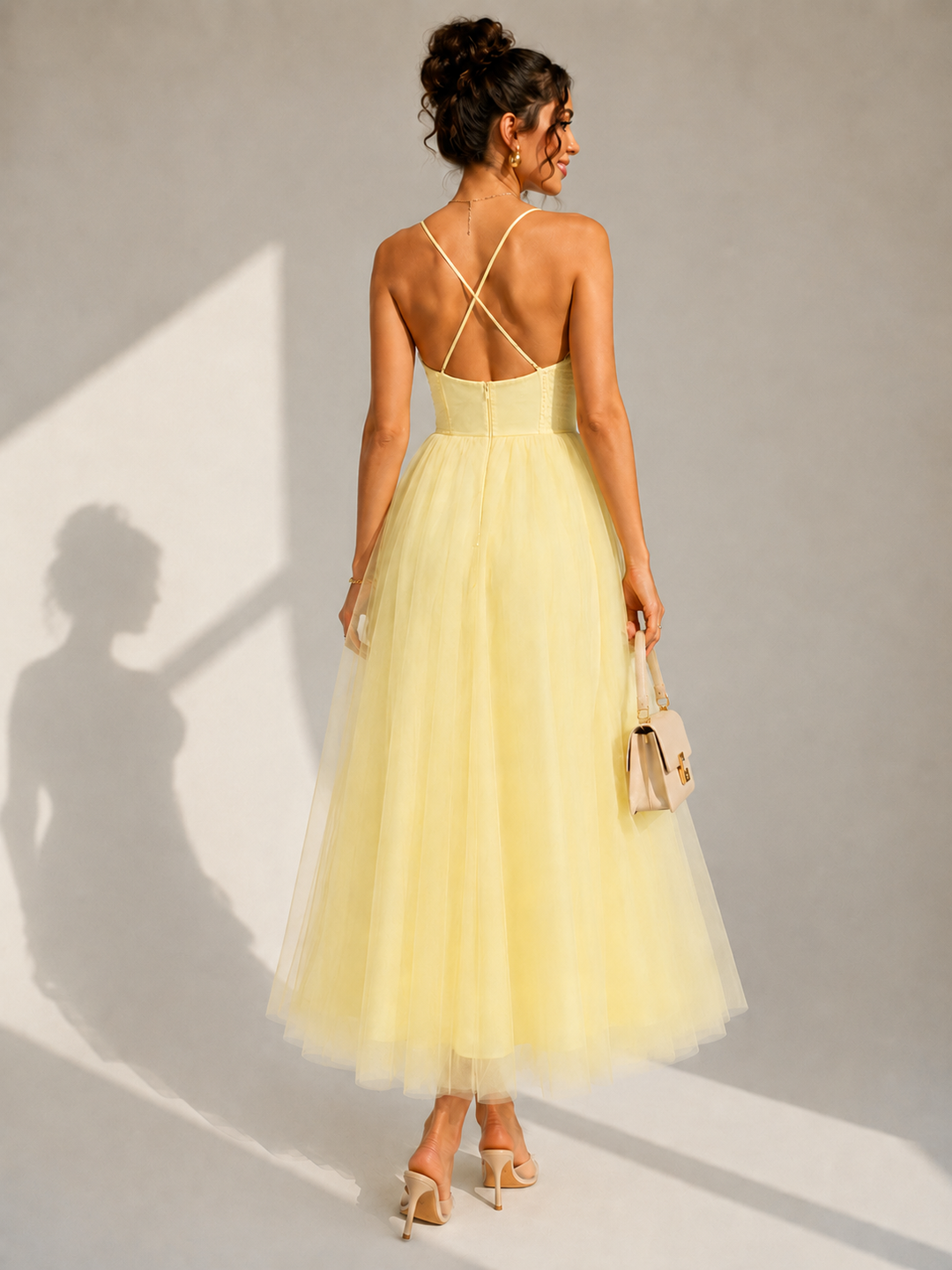 Virela – Robe en tulle ouverte