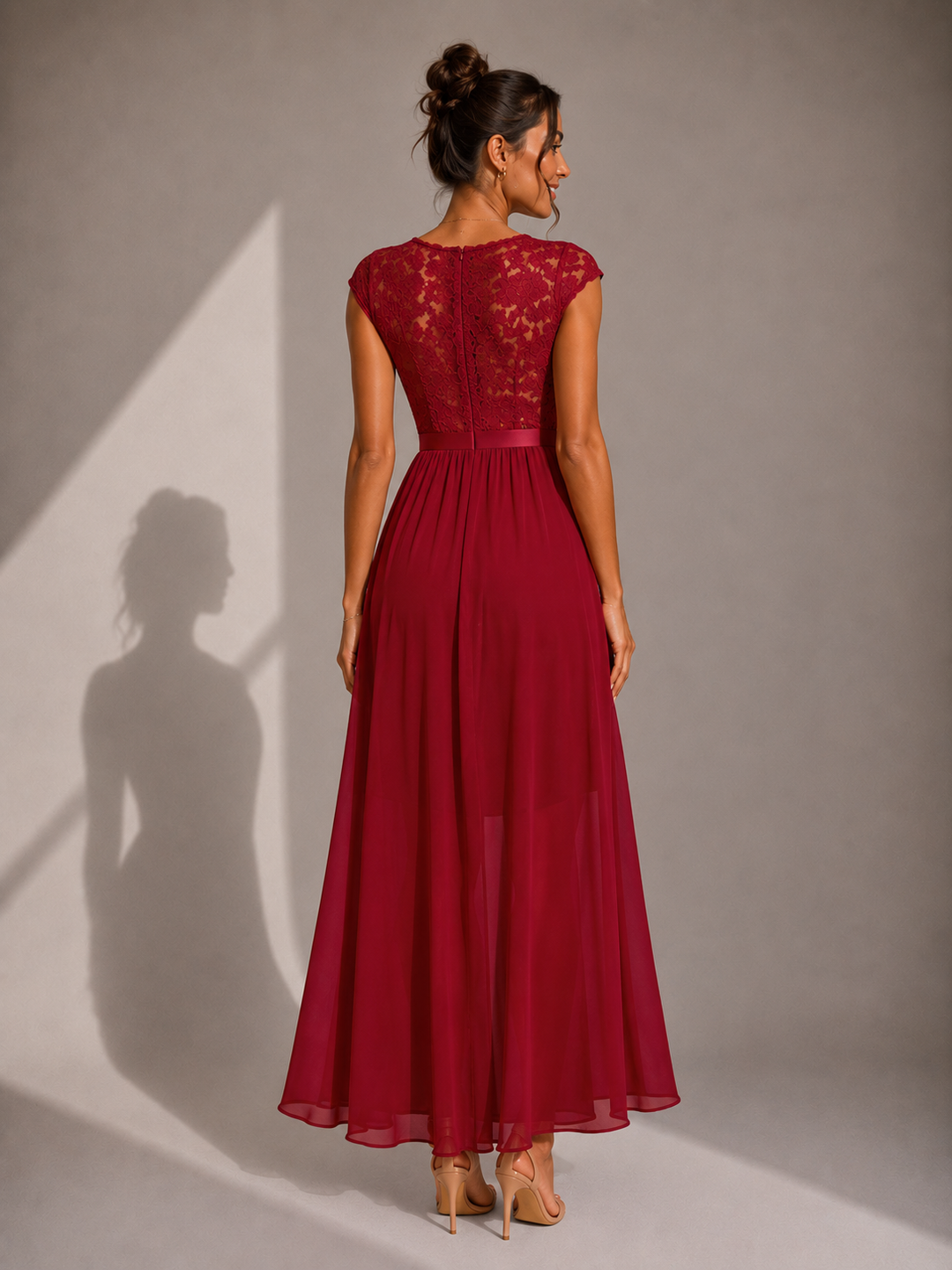 Verine – encolure transparente, robe maxi