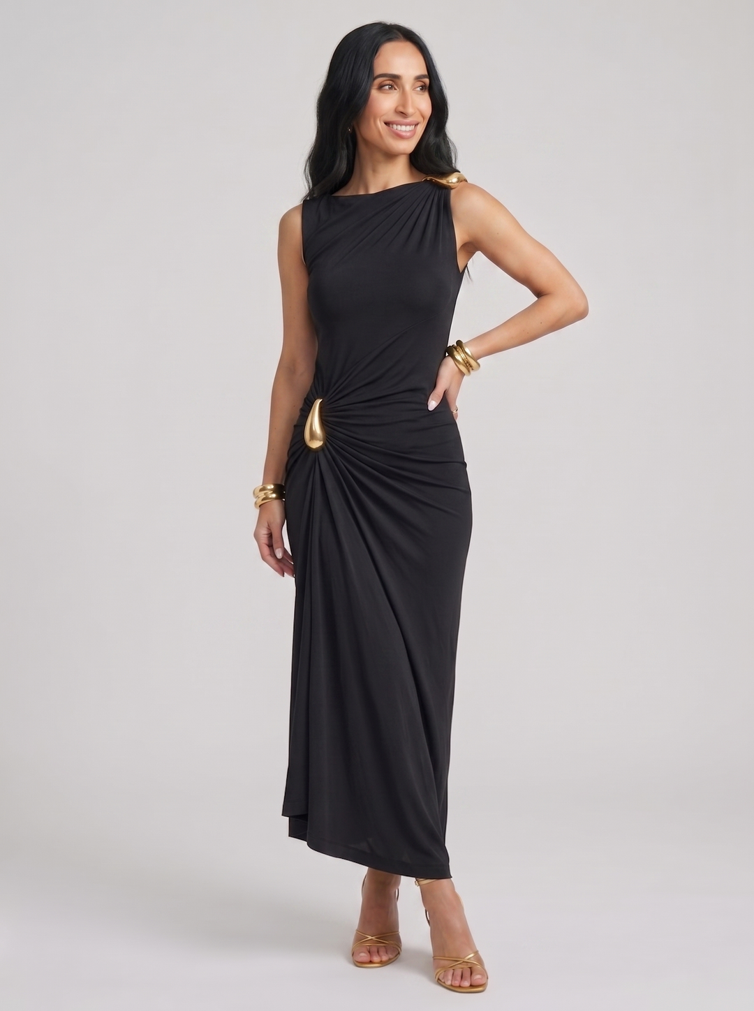 Mireva – Robe en tissu technique froncée aux hanches