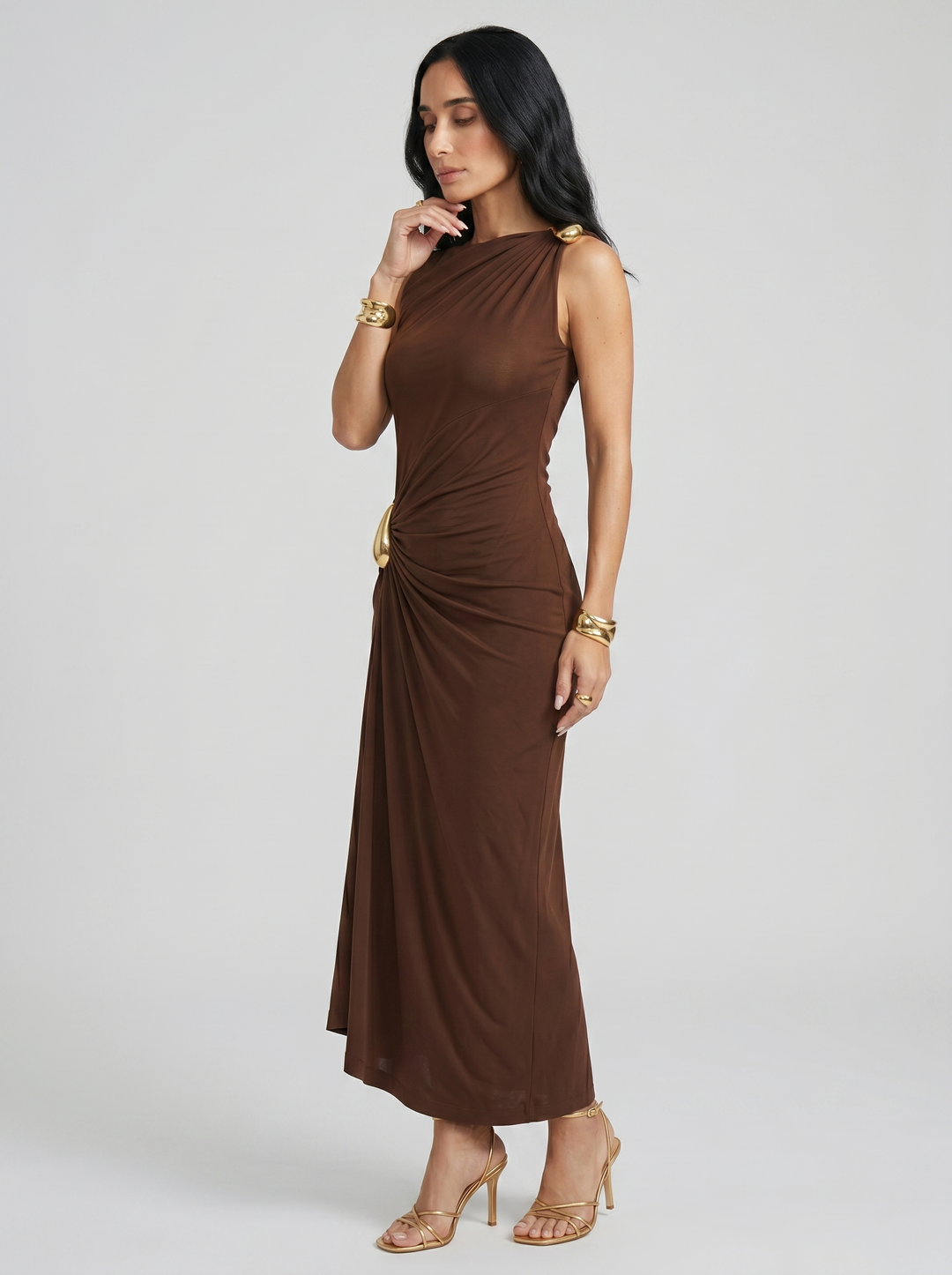 Mireva – Robe en tissu technique froncée aux hanches