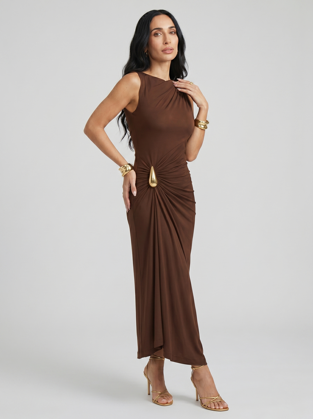 Mireva – Robe en tissu technique froncée aux hanches