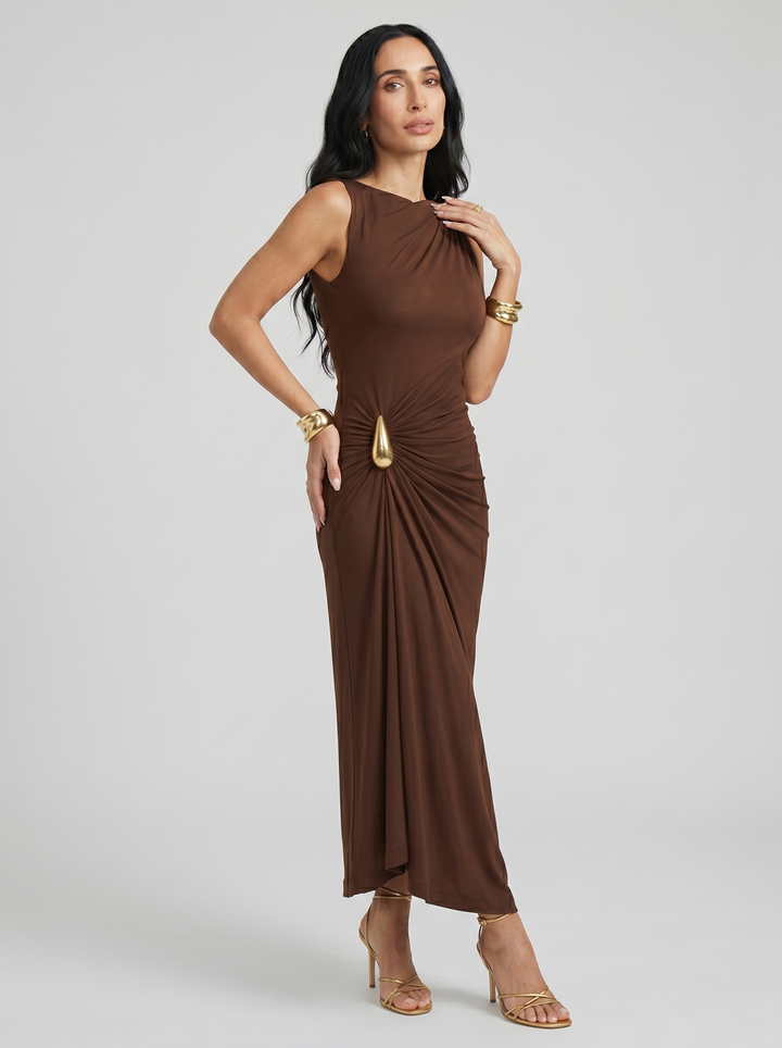 Mireva – Robe en tissu technique froncée aux hanches