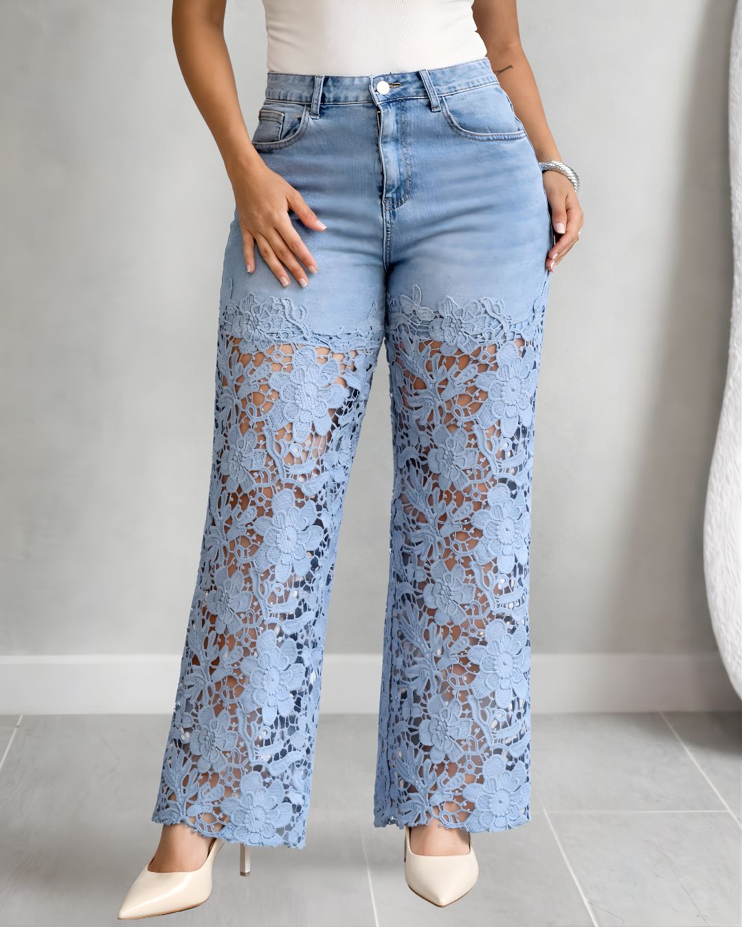 Alnora – jean en denim à ourlet en dentelle