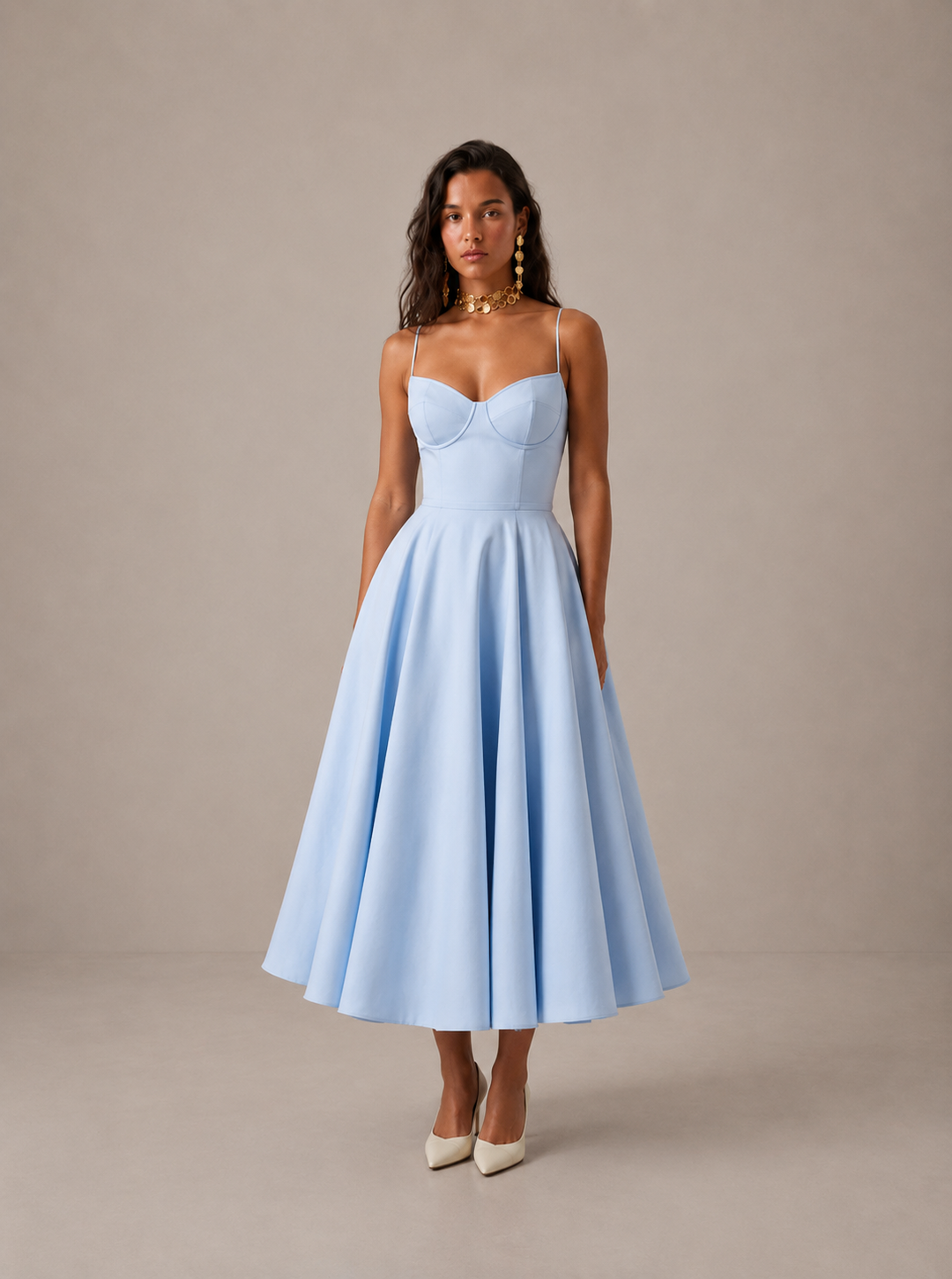 Averla – Robe en tissu technique à décolleté en cœur