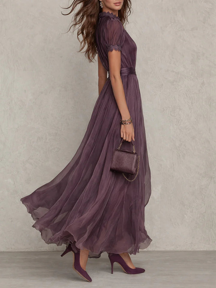 Mireva – décolleté goutte d’eau, robe en chiffon