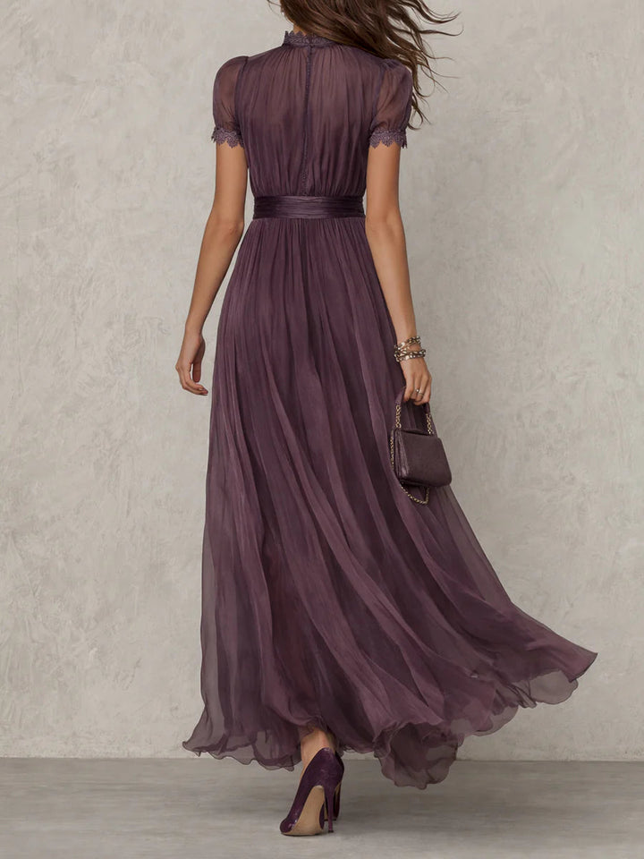 Mireva – décolleté goutte d’eau, robe en chiffon