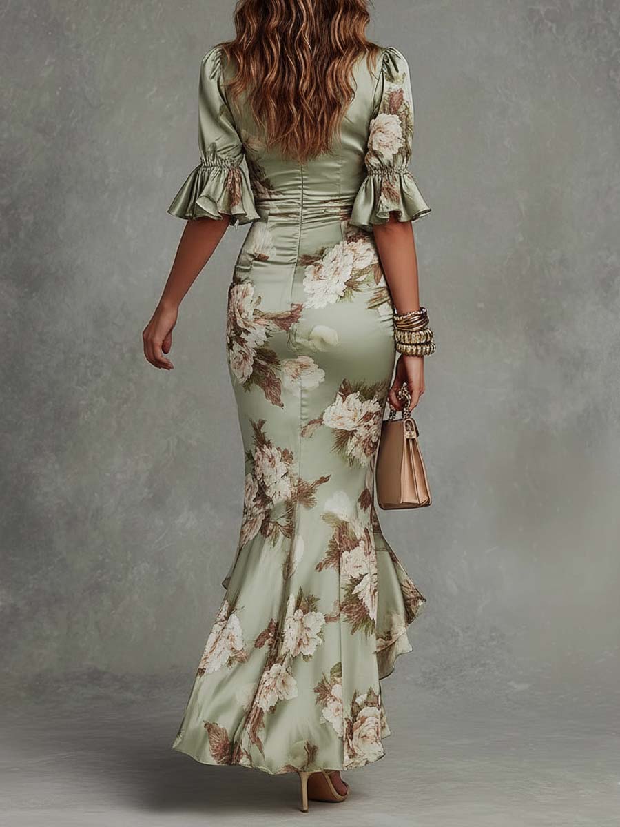 Neraya – Robe en satin à décolleté en V profond