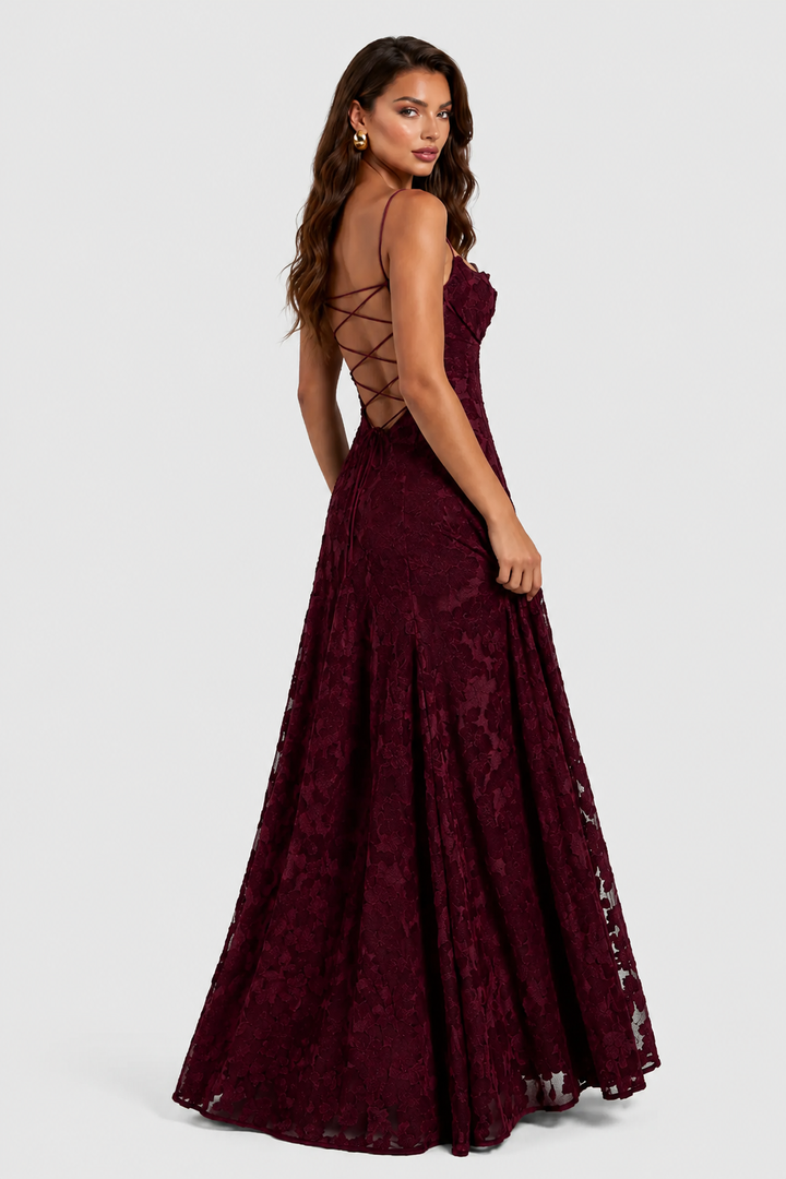 Nerila – robe en dentelle florale exquise
