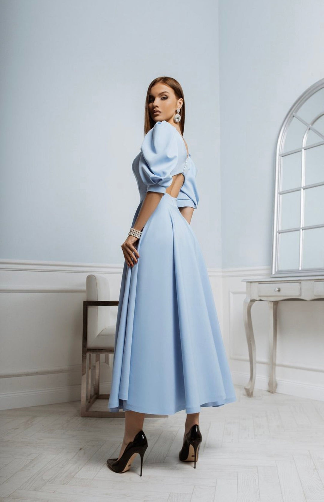 Alenya – Robe midi tissée cintrée à la taille