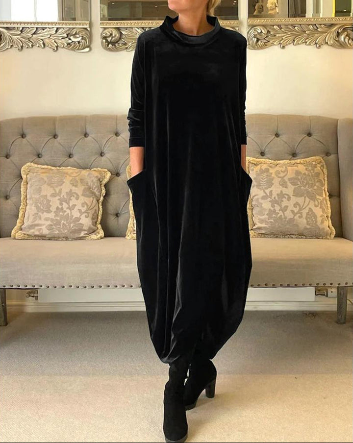 Avenya – Robe longue en velours à col montant