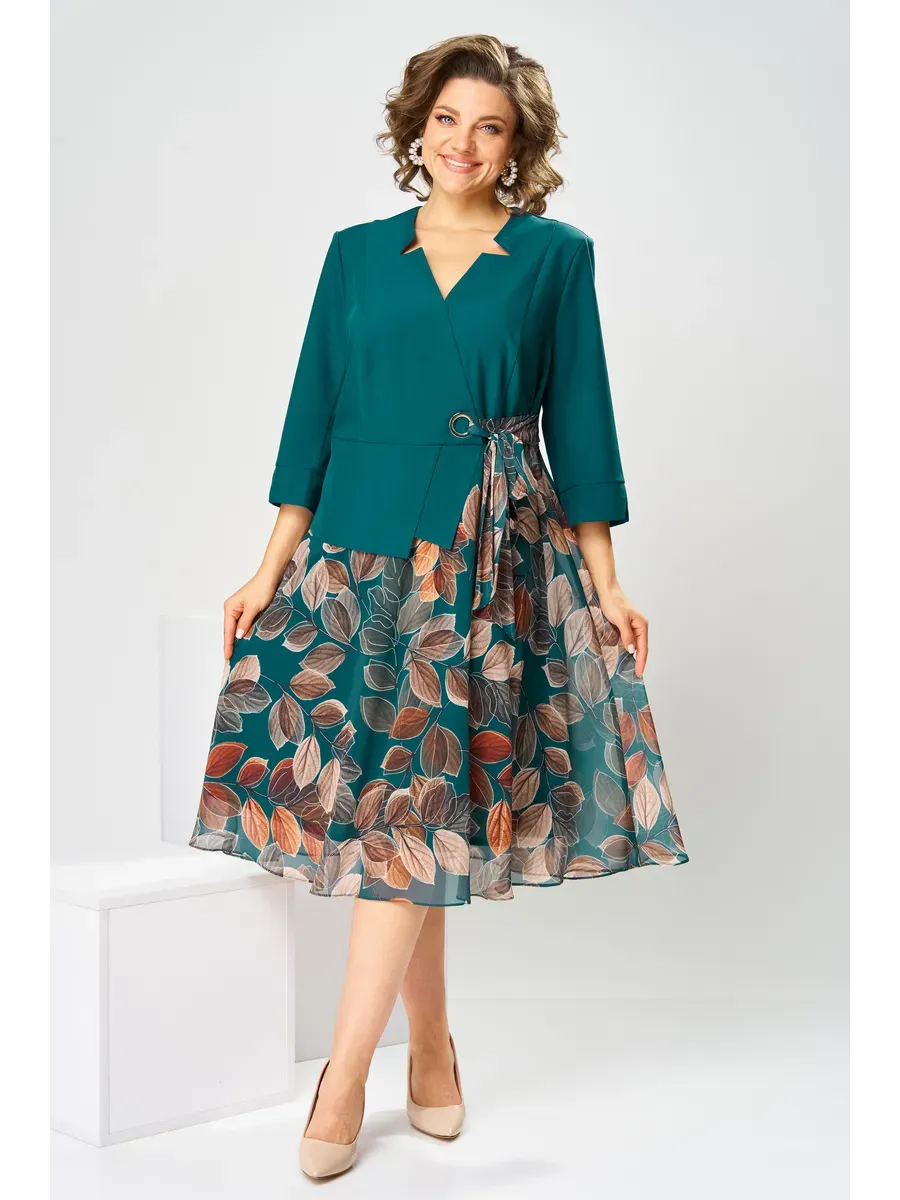 Ilyra – Robe en chiffon à col à revers crantés