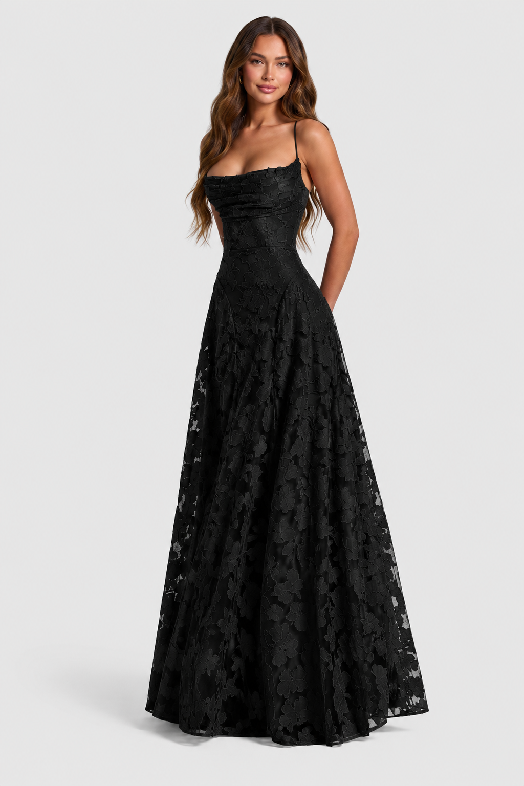 Nerila – robe en dentelle florale exquise