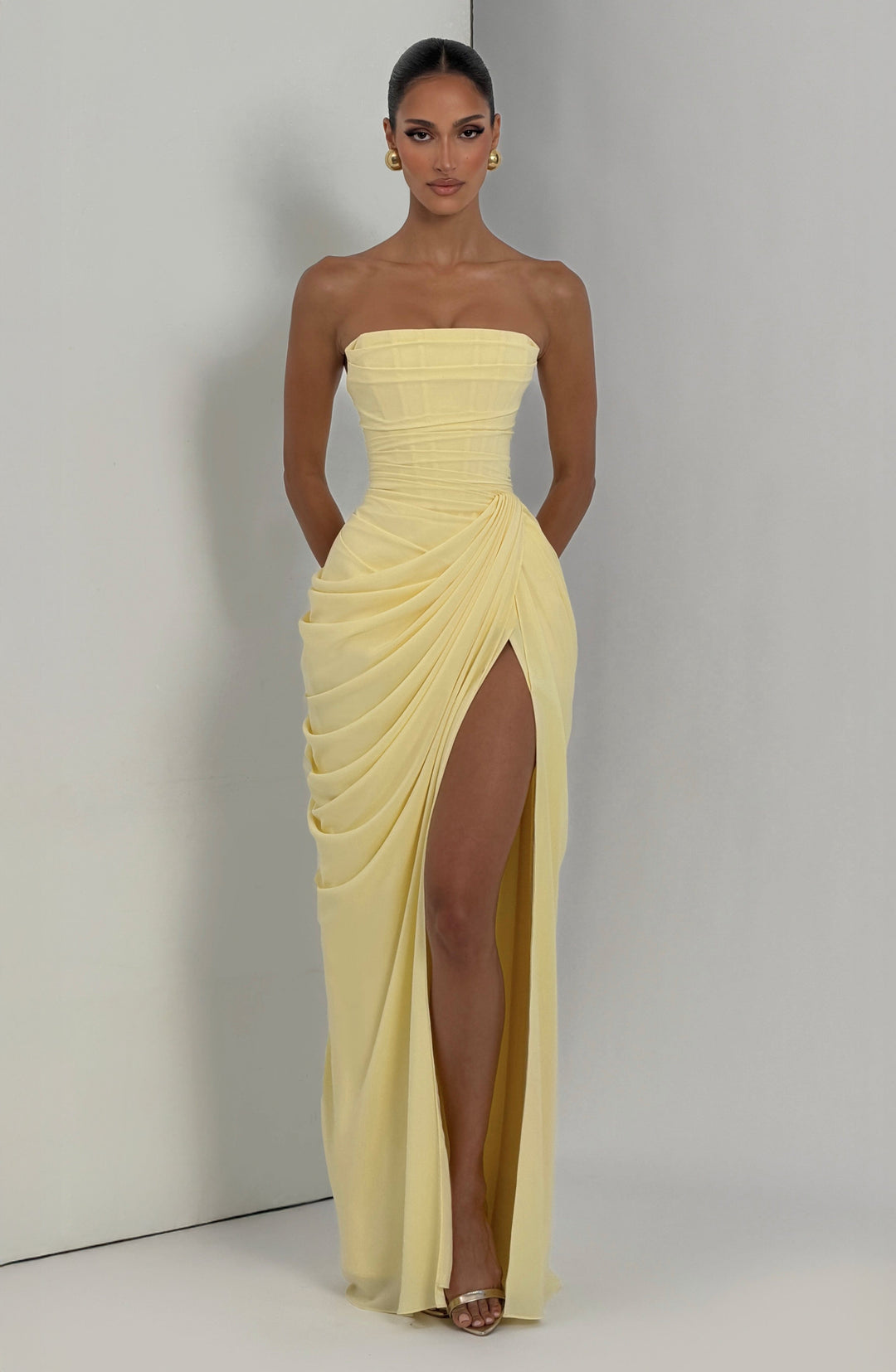 Nelara – robe en chiffon à dos corseté