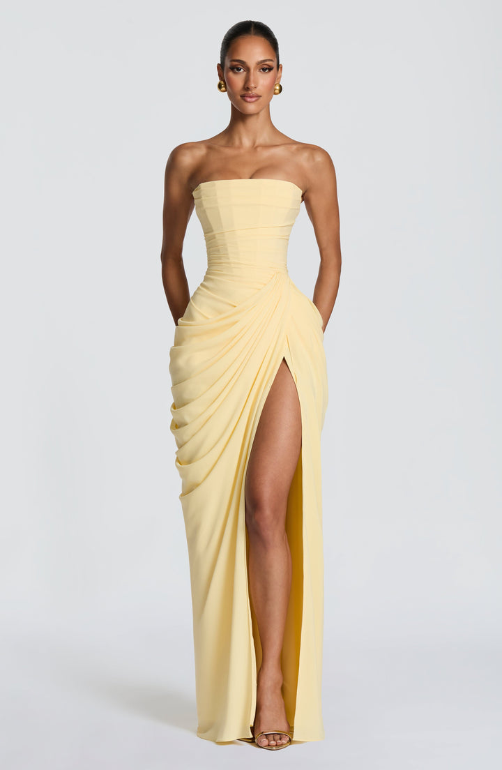 Nelara – robe en chiffon à dos corseté