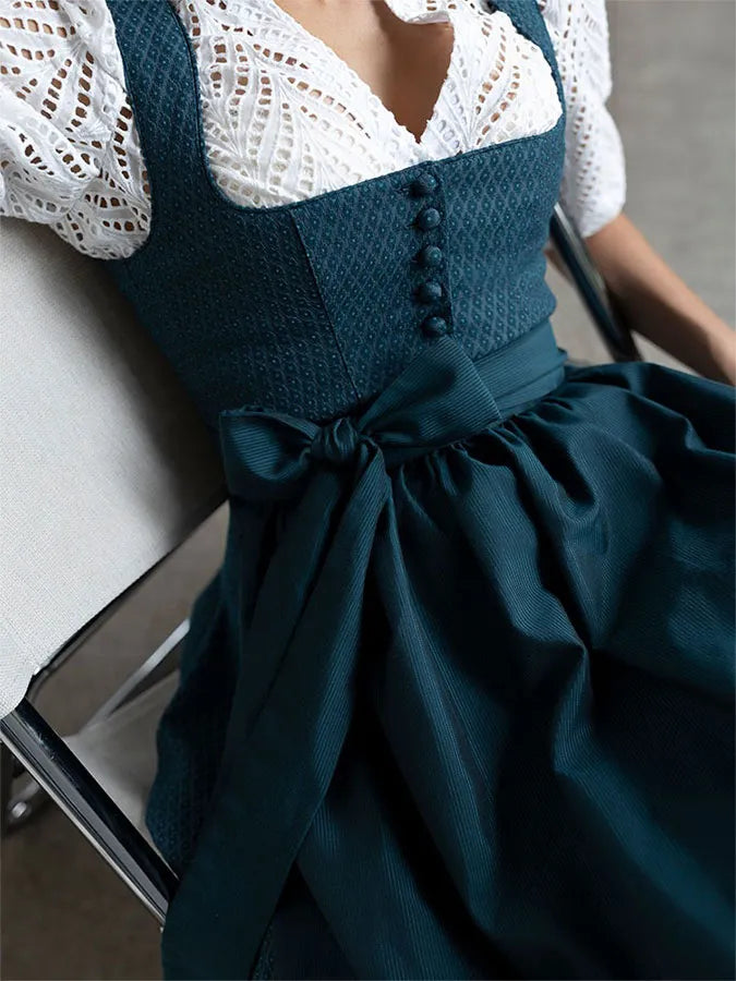 Solira – Robe en jacquard à devant arrondi