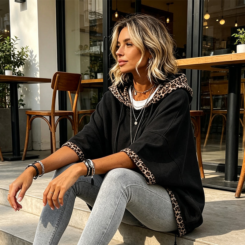 Kivara – Sweat à capuche tricoté avec bordure à imprimé léopard