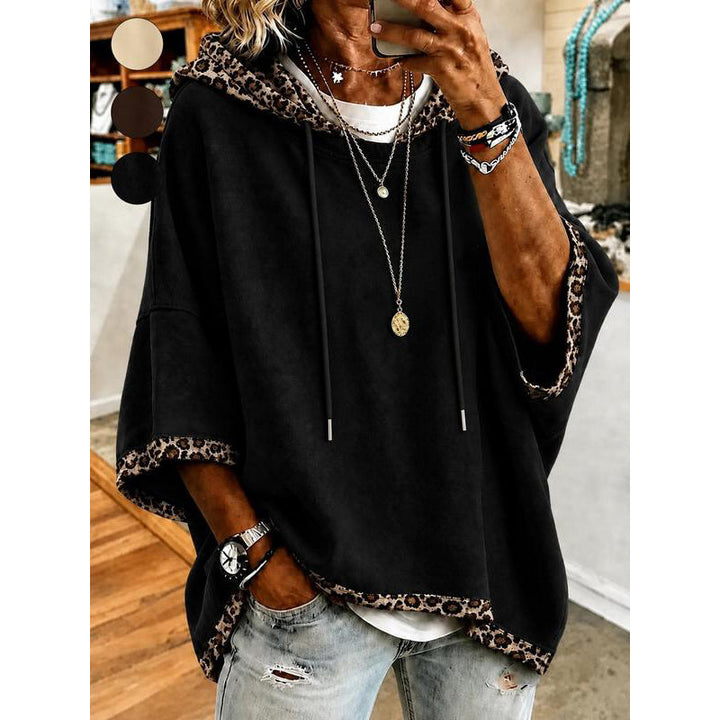 Kivara – Sweat à capuche tricoté avec bordure à imprimé léopard